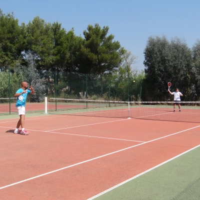 1207_ete_web_ramatuelle_village_vacances_tennis