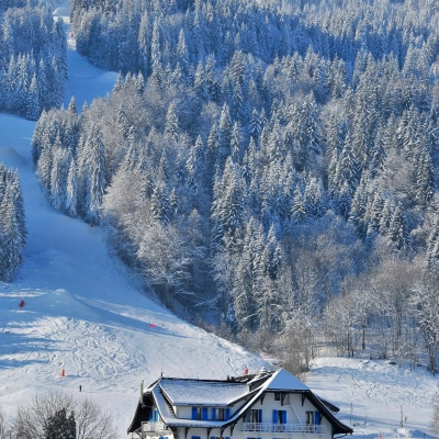 1106_hiver_web_Morzine_village_vacances_montagne